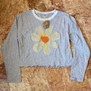 NATURAL LIFE Gray Long Sleeve textured tee with Daisy Print XL